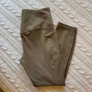 Athleta Salutation Stash 7/8 Tight